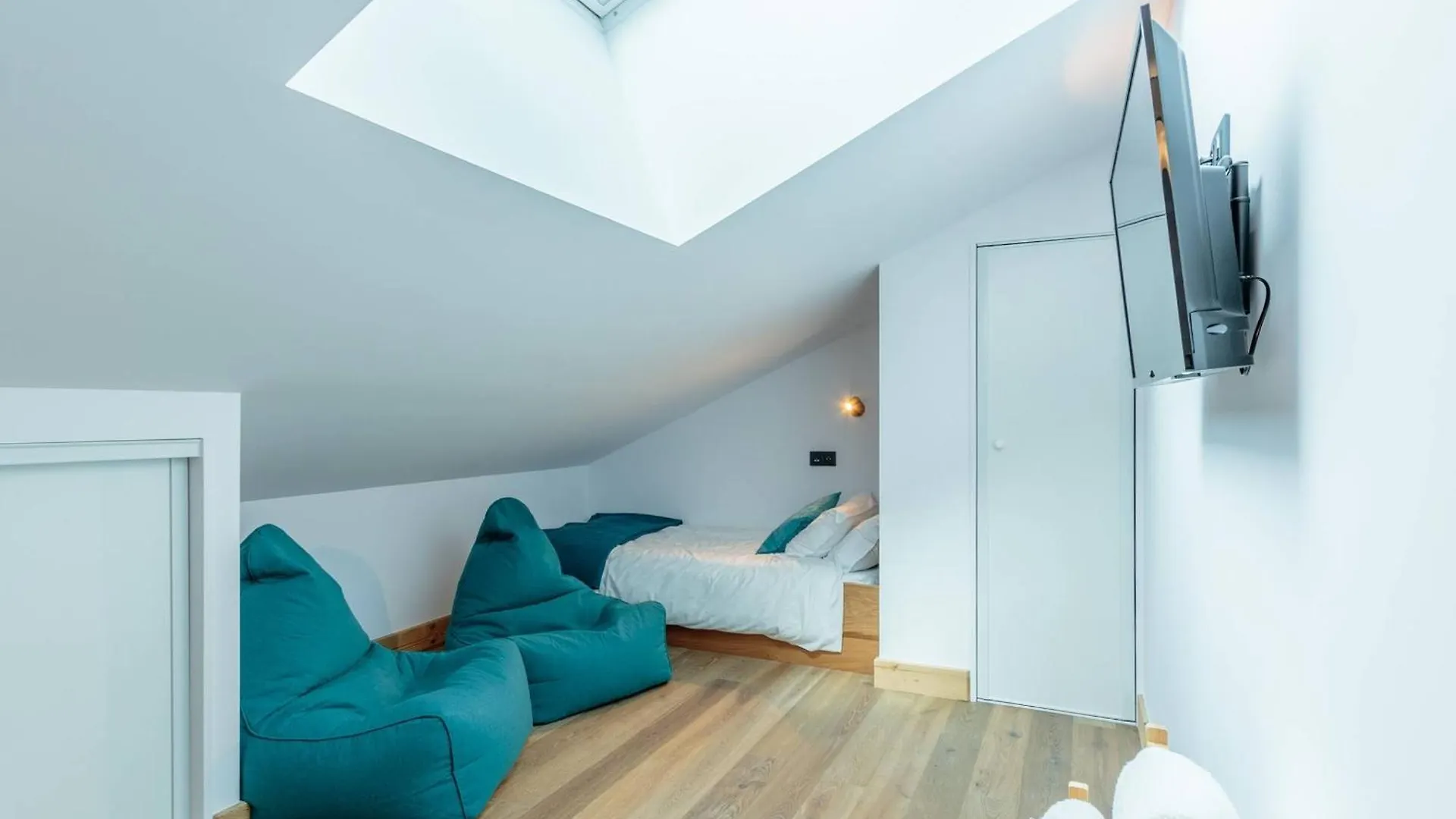Appartement De Standing Pour 10 Avec Services, Balcon Et Parking A Champagny-En-Vanoise - Fr-1-638-24 La Plagne 0*,  France