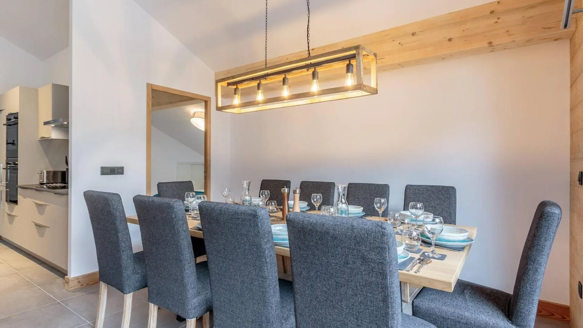 Appartement De Standing Pour 10 Avec Services, Balcon Et Parking A Champagny-En-Vanoise - Fr-1-638-24 La Plagne Apartment